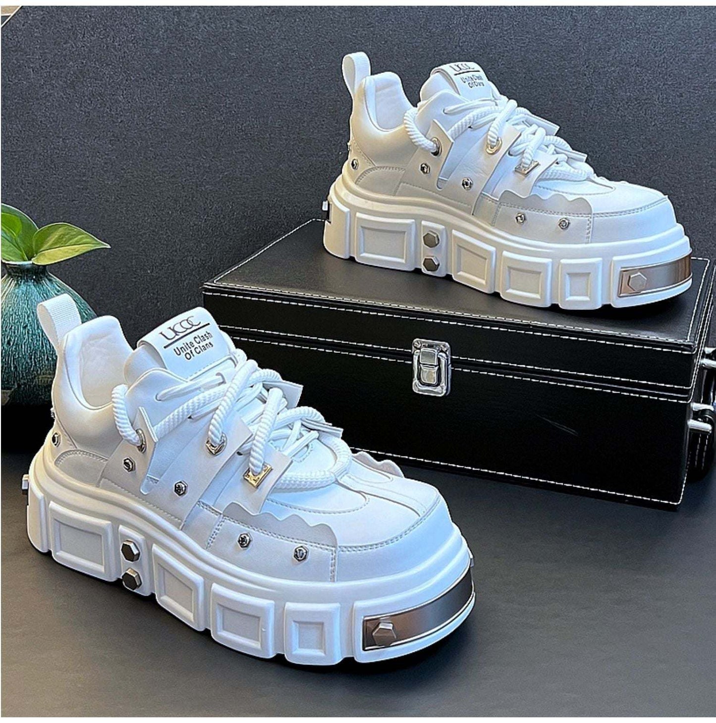 White Rivet Niche Height Increasing Big Head Thick Bottom Derby Shoes with platform heel and lace-up design for men