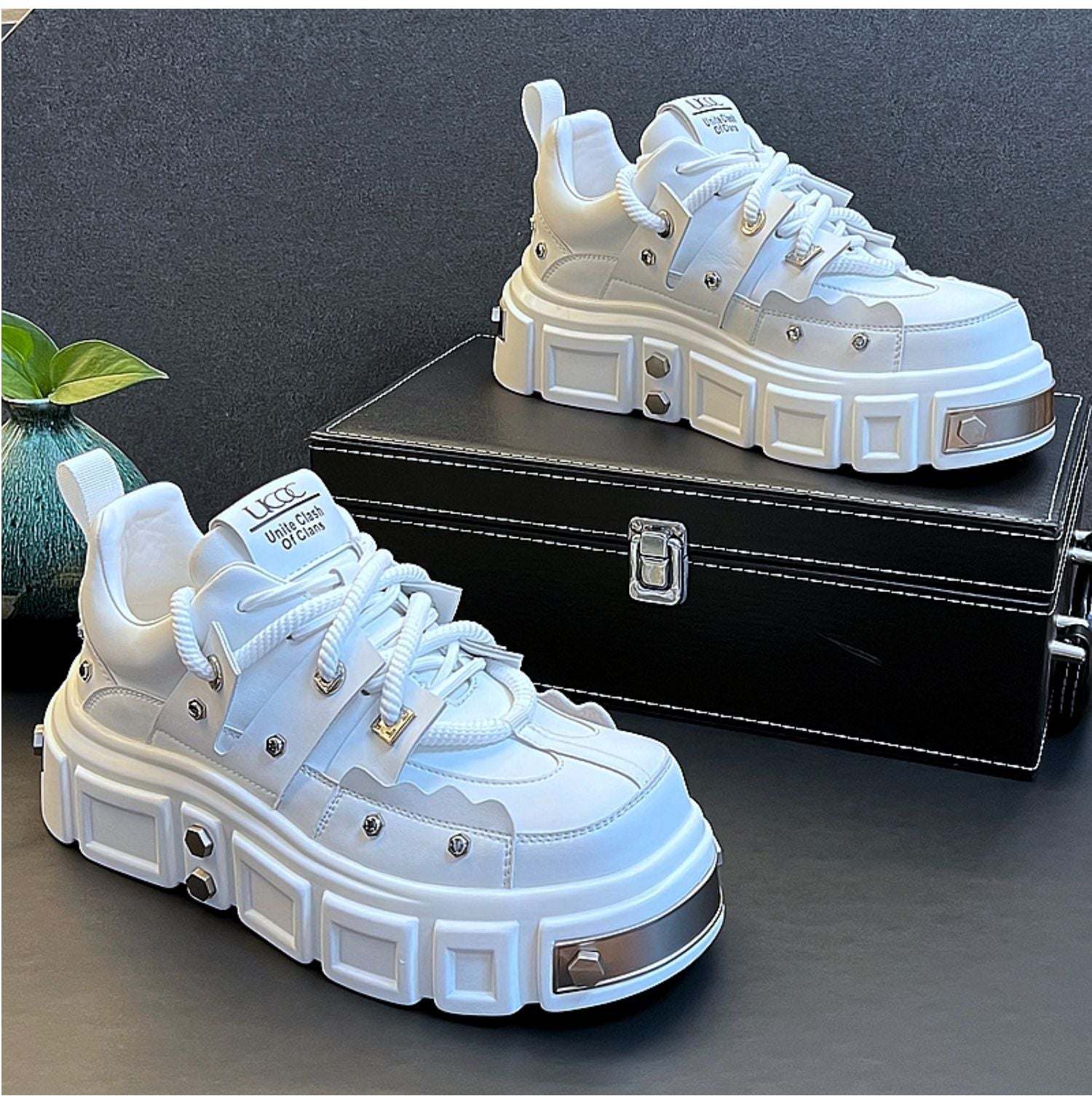 White Rivet Niche Height Increasing Big Head Thick Bottom Derby Shoes with platform heel and lace-up design for men