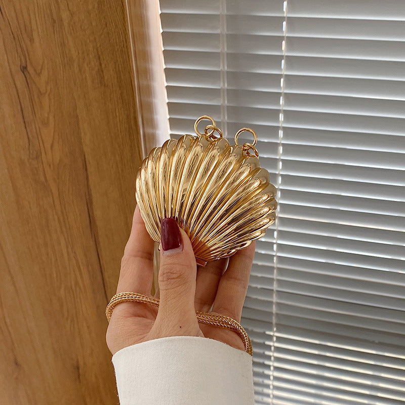 Gold shell-shaped mini crossbody bag for women summer lipstick bags with high-quality design and zipper buckle closure